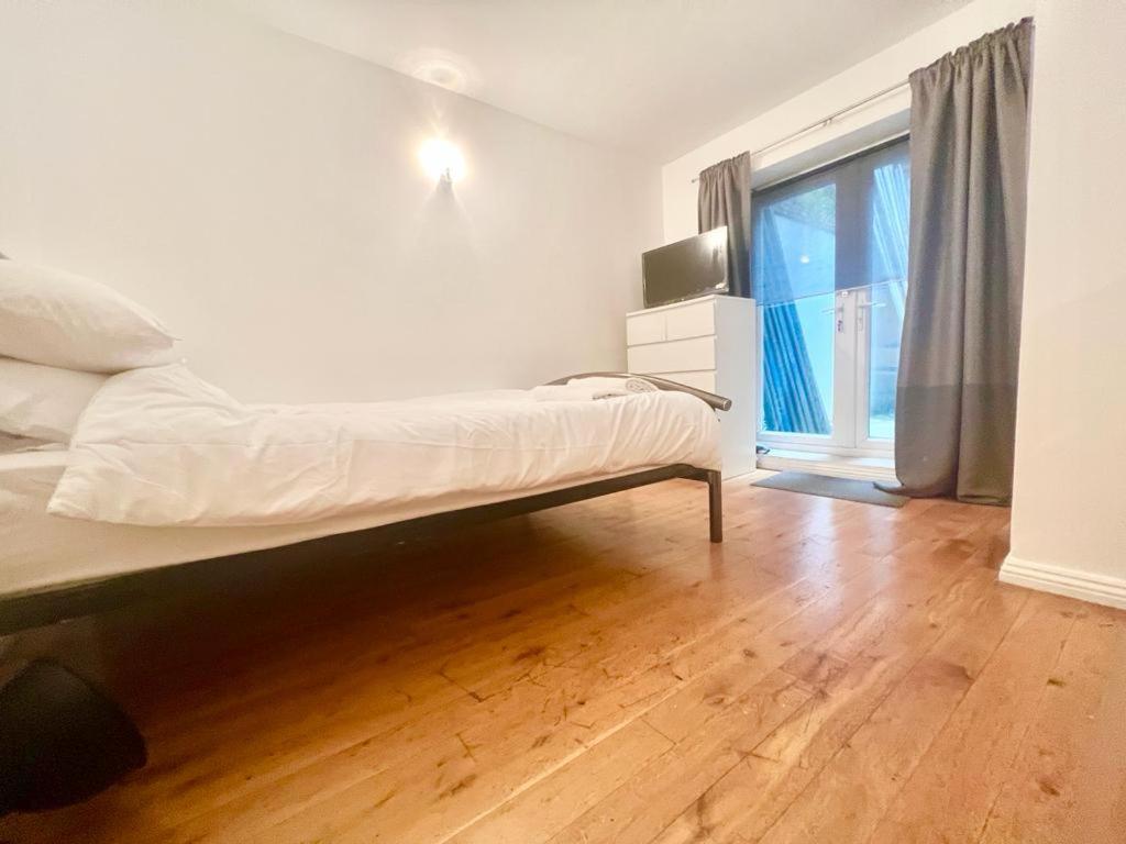 Beautiful 2 Bedrooms, Walking Distance From The Shard Londra