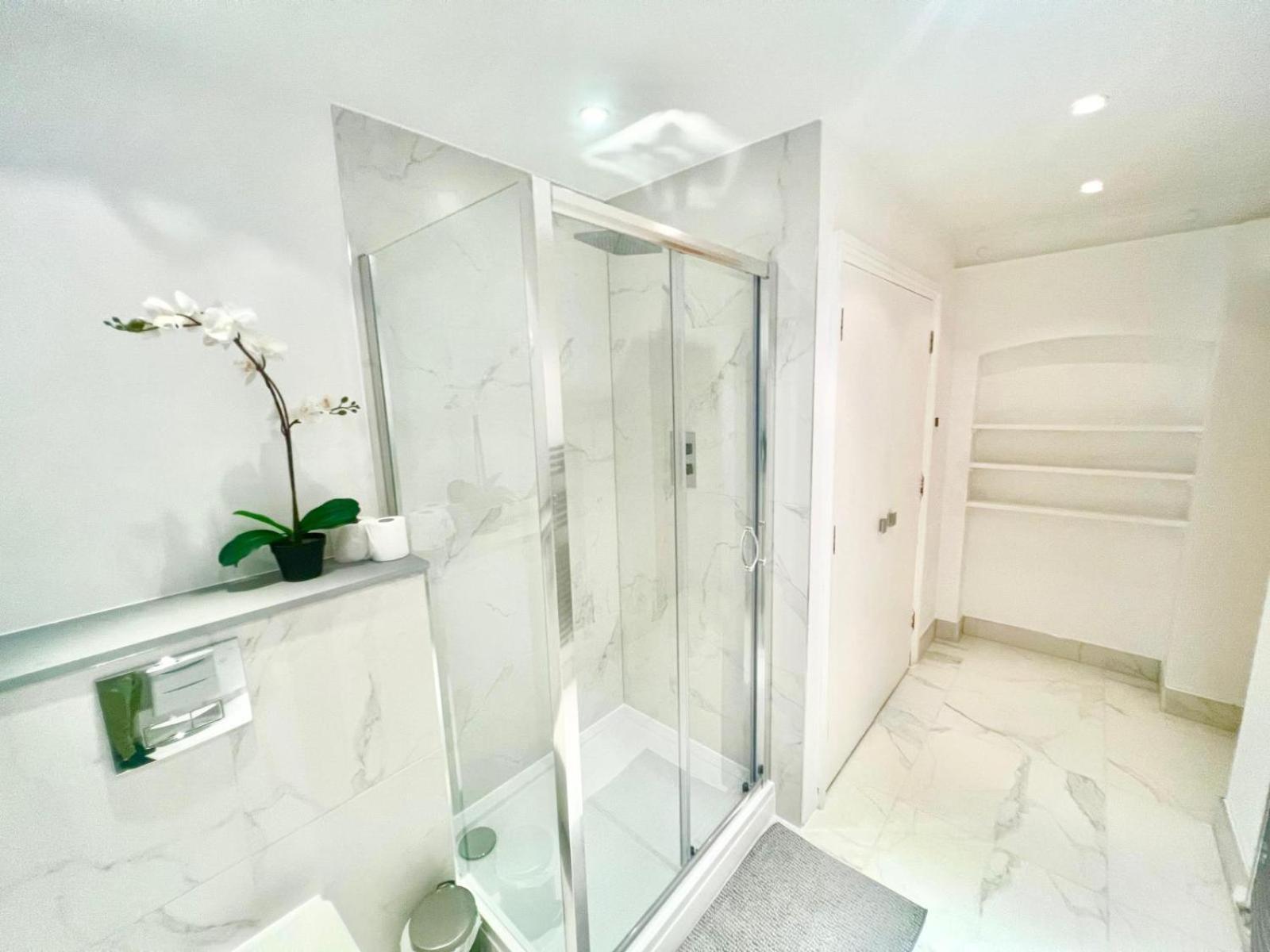 Beautiful 2 Bedrooms, Walking Distance From The Shard Appartamento Londra