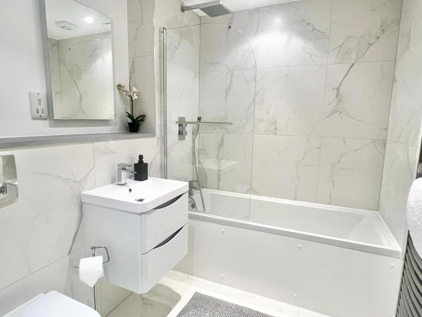 Beautiful 2 Bedrooms, Walking Distance From The Shard *